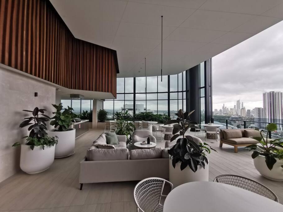 Casino Residences 1 & 2 Bedroom Apartments Χρυσή Ακτή Εξωτερικό φωτογραφία