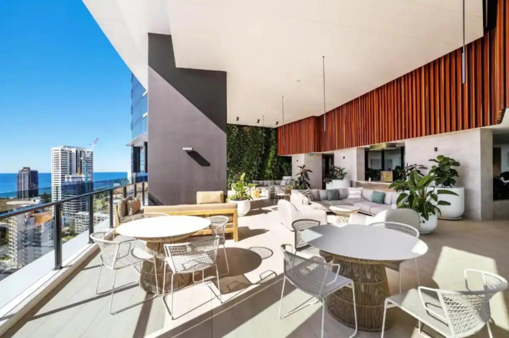 Casino Residences 1 & 2 Bedroom Apartments Χρυσή Ακτή Εξωτερικό φωτογραφία